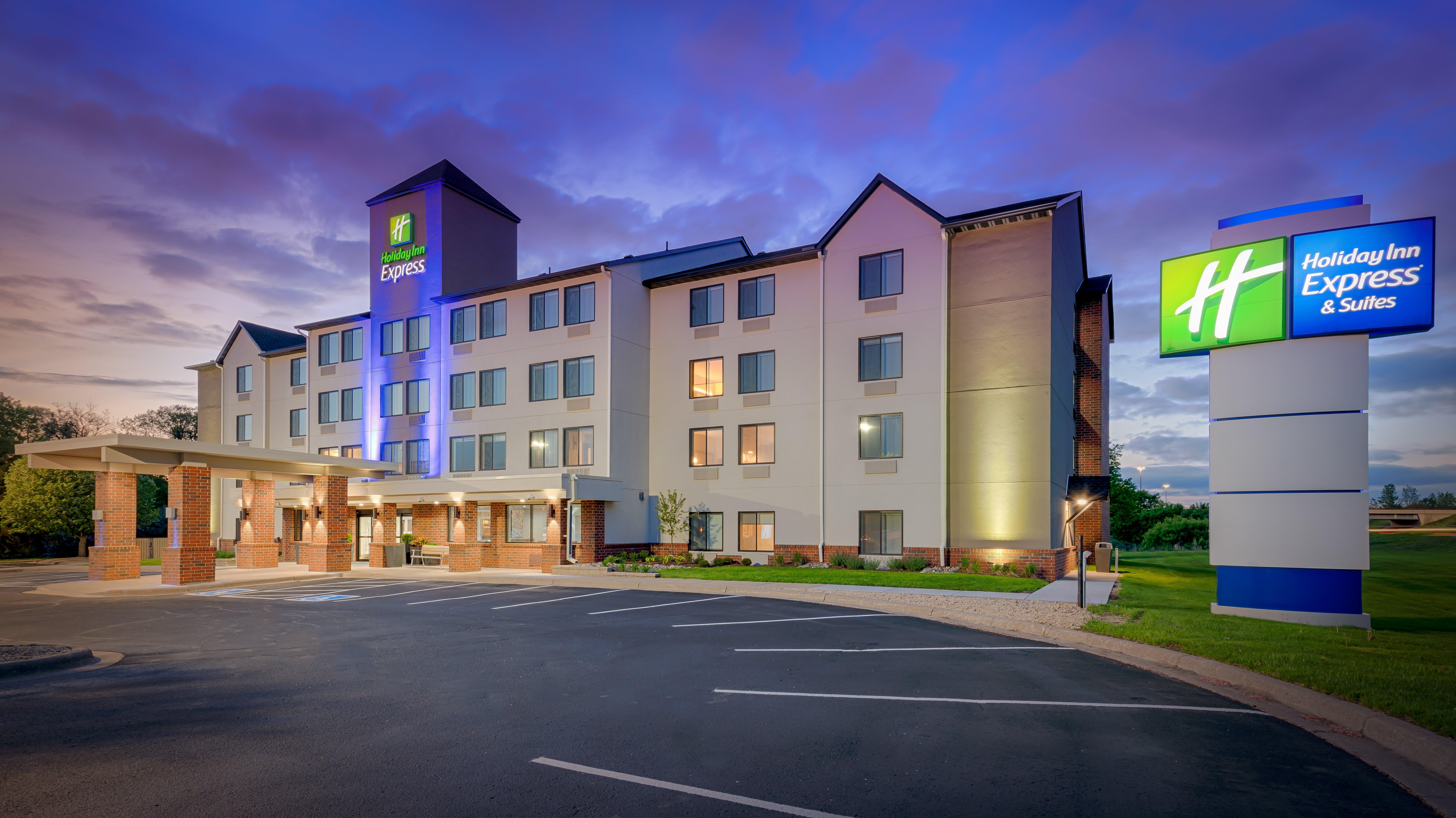 Holiday Inn Express Hotel & Suites Coon Rapids - Blaine Area By Ihg Exterior foto